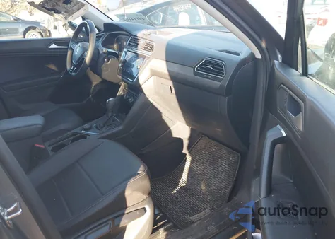 2020 Volkswagen Tiguan 2.0T Se/2.0T Se R-Line Black/2.0T Sel из США, поврежденный, VIN 3VV2B7AX1LM182513